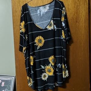 Maurice 24/7 tunic black with sunflowers